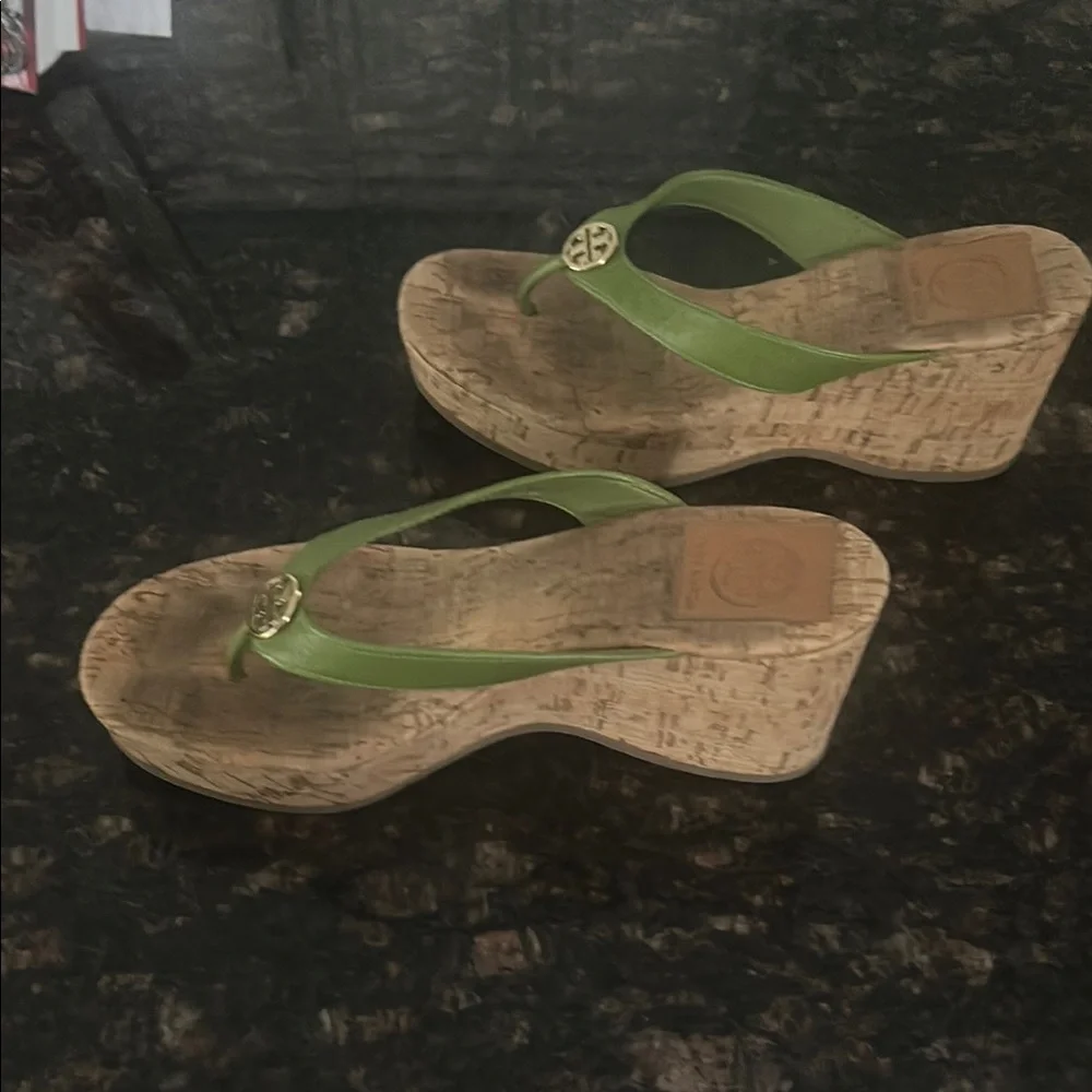 🌿Tory Burch Lime Green Cork Sandals🌿